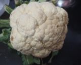 A picture of step 1 of Cauliflower Manchurian.
