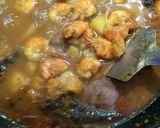 प्रॉन पोटैटो करी(prawn potato curry recipe in Hindi) रेसिपी चरण 8 फोटो