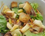 Foto langkah ke 3 dari resep Caecar Salad With Crouton Salad Sayur dengan krutong.