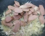 Gambar langkah 2 resipi Kuetiau Goreng sosej.