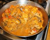 A picture of step 4 of Beer-Braised Chicken Thighs with Mushrooms.