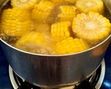 Hình bước làm 4 của món Canh bắp mỹ hầm xương