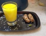 एम्यूनिटी बूस्टर फ्रेश हल्दी मिल्क (immunity booster fresh healthy milk recipe in Hindi) रेसिपी चरण 2 फोटो