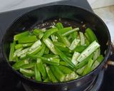 A picture of step 3 of Okra With Onion Masala.