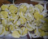 Foto del paso 1 de la receta: Merluza al horno con patatas y tomate seco