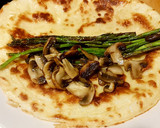 Foto del paso 8 de la receta: Tortita Maíz con Trigueros, Champiñones, Panceta, Queso y Huevo