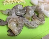 รูปขั้นตอนการทำที่ 3 ของ ข้าวผัด ปลาหมึก กุ้ง
