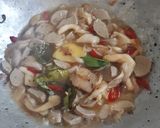 Foto langkah ke 3 dari resep Cah Jamur Bakso Saus Lada Hitam.