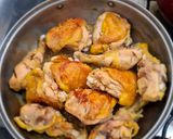 Foto del paso 5 de la receta: Pollo a la mantequilla acompañado con ensalada rusa