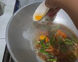 Foto langkah ke 4 dari resep 🍲 Bekel Sekolah 15 Menit. Capcay Kuah Sehat + Telur.