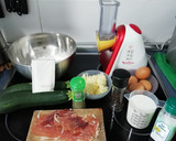 Foto del paso 1 de la receta: Gofres de calabacín, jamón y queso