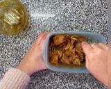 Foto del paso 1 de la receta: Pollo marinado y verduras al horno