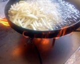 Foto del paso 4 de la receta: Chinchulines con 🥔 fritas al disco 😋💪