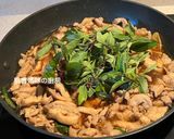 A picture of step 9 of Chicken Thighs with Thai Basil.