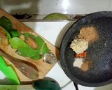 Foto langkah ke 1 dari resep Lontong Opor Ayam Semarang Komplit.