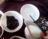 A picture of step 1 of Biscuit smoothie.