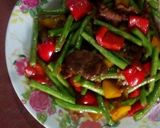 Foto langkah ke 2 dari resep Daging cah baby buncis dan paprika.