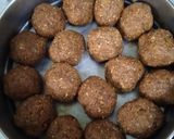A picture of step 5 of Dry Fruit Kachori Chat.