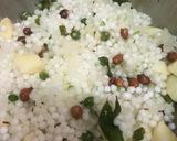 A picture of step 4 of Sabudana with green matar.