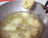 A picture of step 3 of Leftover Daal Palak Pakoda 😘😘😋😋.
