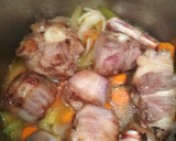 Foto del paso 3 de la receta: Rabo de ternera con aroma de jerez y romero en olla expres