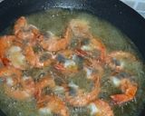 Foto langkah ke 2 dari resep Udang Goreng Mentega.