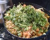 A picture of step 5 of Chicken veg macroni roll.