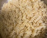 A picture of step 1 of Spinach chicken carbonara.