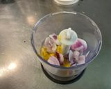 Une image de l'étape 3 de Sauce salade à la coriandre, framboise et oignon rouge.