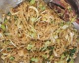 Foto langkah ke 3 dari resep Bihun Goreng Ayam.