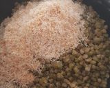 A picture of step 6 of Mung Beans Fritters.