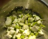 દૂધી -બટાકા નુ શાક (Dudhi potato Shak Recipe in Gujarati) રેસીપી સ્ટેપ1ફોટો