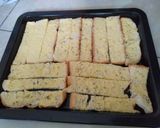 Foto langkah ke 2 dari resep Garlic bread (roti tawar).