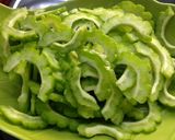 Foto langkah ke 1 dari resep Oseng pare tempe teri.