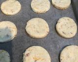 Sajtos baconös amerikai pogácsa juhar sziruppal recept fázis 4 fotója