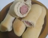 Foto del paso 3 de la receta: Pan casero relleno de salchicha y salsa criolla
