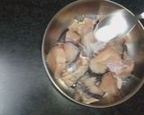 A picture of step 1 of Fish Korma.