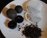 A picture of step 4 of Persian tea (Chai چای).