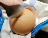 Foto del paso 4 de la receta: Huevo pasado por agua (receta especial para niños)