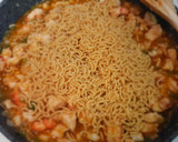 Foto del paso 4 de la receta: Fideuá de merluza y gambas con alioli