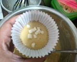 Foto langkah ke 3 dari resep Muffin Vanilla Keju Simpel - No Mixer.