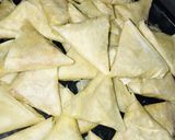 A picture of step 3 of Samosa.