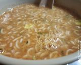 A picture of step 2 of Tomato with noodles soup.