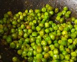 सिम्पल हरे मटर फ्राई (simple hare matar fry recipe in Hindi) रेसिपी चरण 3 फोटो