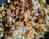 Foto del paso 3 de la receta: Fideos de calabacín amarillo con salsa cremosa y salteado de garbanzo🍝🧆🍜