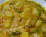 Foto del paso 4 de la receta: Ñoquis con pavo y salsa de curry, calabaza y espárragos