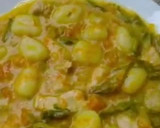 Foto del paso 4 de la receta: Ñoquis con pavo y salsa de curry, calabaza y espárragos