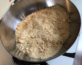 Une image de l'étape 1 de Gâteau de fromage blanc à l ugli et mandarine sur fond biscuité.