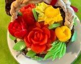 Hình bước làm 10 của món Giỏ hoa sinh nhật từ chocolate (The cake is all chocolate.)
