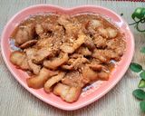 Hình bước làm 2 của món Cơm nhà với món cá hồng kho ngon lạ